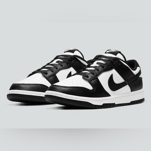 Nike Classic Black and White Low-Tops - Picture 1 of 2